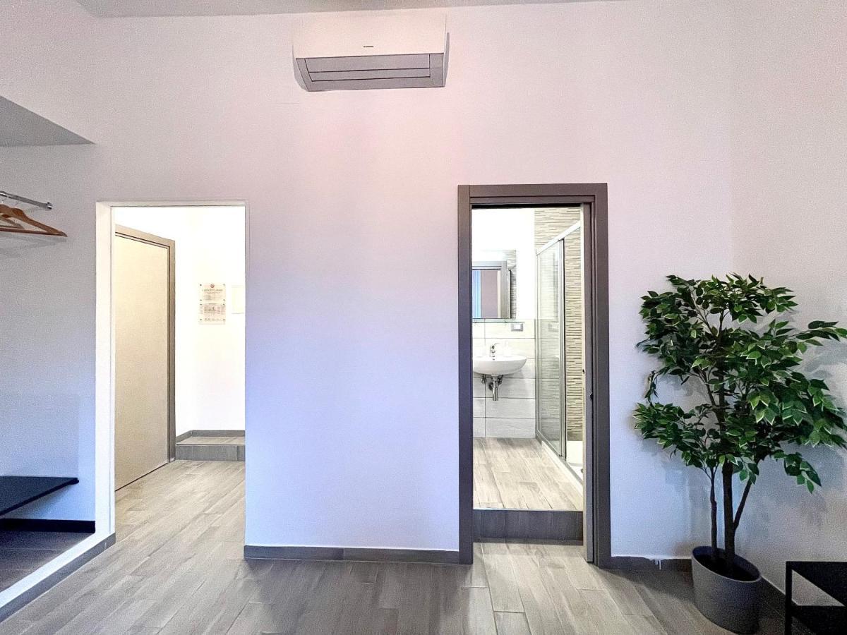 Colosseum Guest House ローマ エクステリア 写真