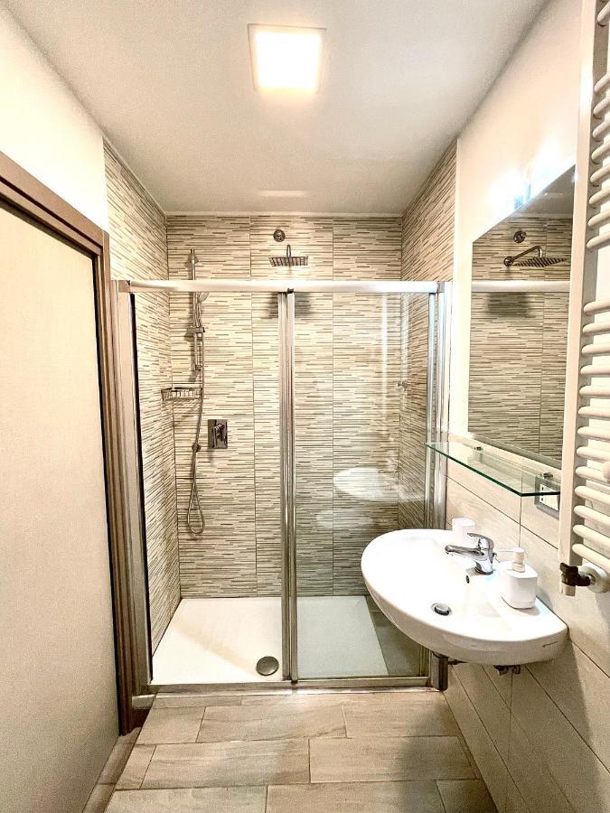 Colosseum Guest House ローマ エクステリア 写真